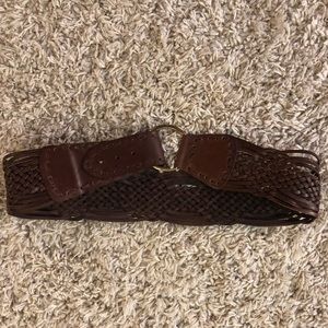 NWOT Women’s brown leather belt 🌻